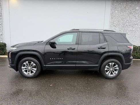 Used 2025 Chevrolet Equinox LT w/ Convenience Package II image 2