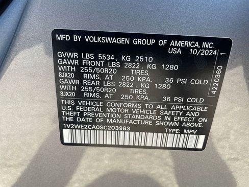 Used 2025 Volkswagen Atlas Cross Sport SE image 29