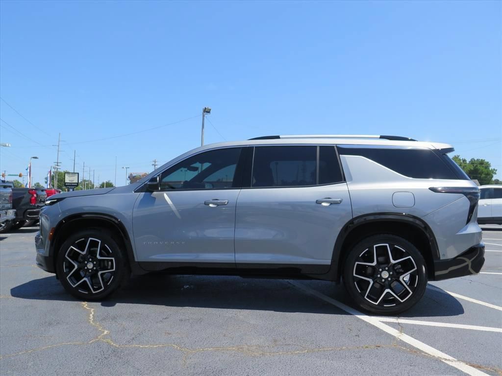 Used 2025 Chevrolet Traverse High Country FWD image 6