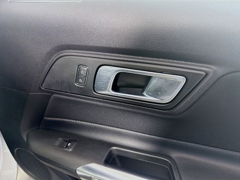 Used 2019 Ford Mustang Coupe image 29