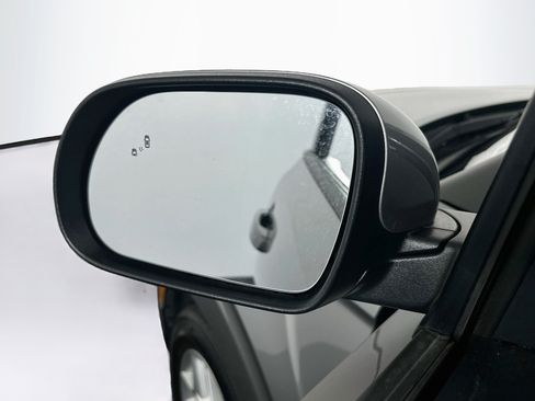 Used 2025 Kia Soul LX w/ LX Technology Package FWD image 16