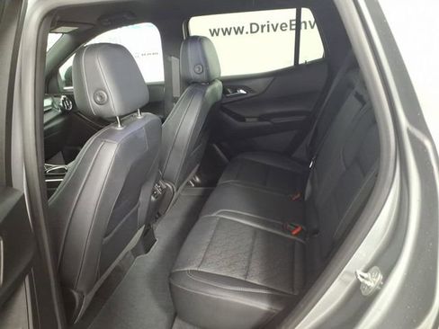 Used 2025 Chevrolet Equinox LT w/ Convenience Package II AWD/4WD image 9