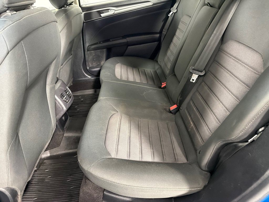 Used 2020 Ford Fusion SE AWD/4WD image 18