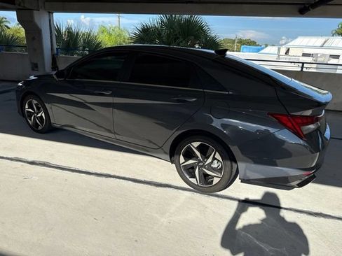 Used 2023 Hyundai Elantra Limited FWD image 18