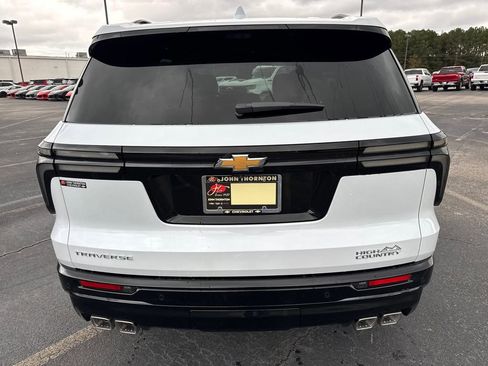 New 2026 Chevrolet Traverse High Country w/ LPO, Floor Liner Package FWD image 7