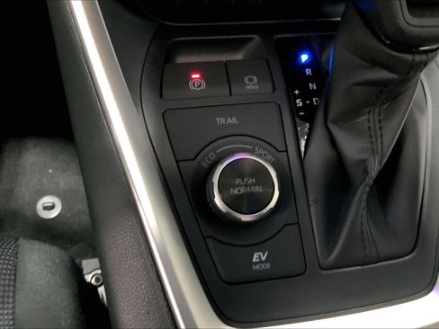 New 2025 Toyota RAV4 LE image 19