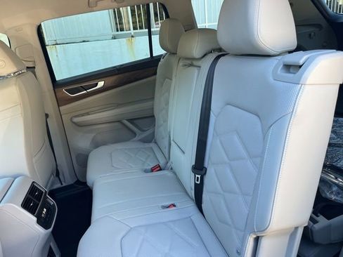 New 2026 Volkswagen Atlas SE image 13