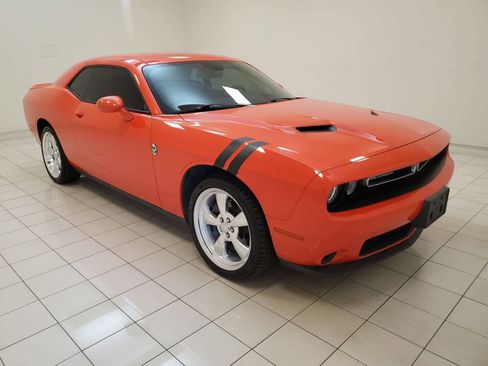Used 2020 Dodge Challenger SXT RWD image 24