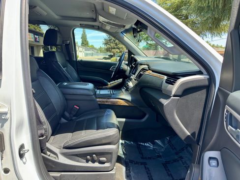 Used 2015 GMC Yukon Denali w/ Premium Package RWD image 9