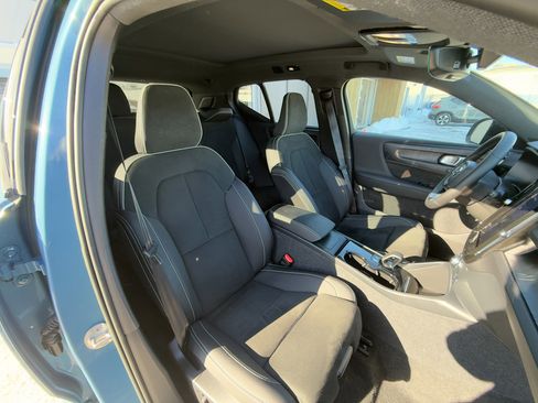 Certified 2023 Volvo XC40 Recharge Plus image 25