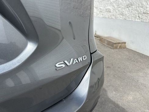Used 2018 Nissan Rogue SV image 6