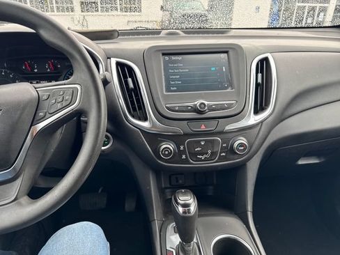 Used 2018 Chevrolet Equinox LT AWD/4WD image 19
