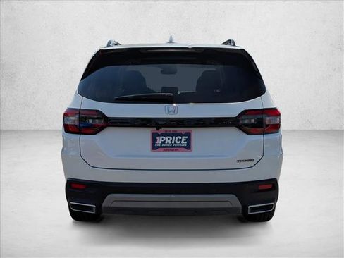 Used 2025 Honda Pilot Touring image 7