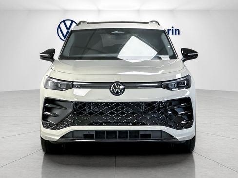 New 2026 Volkswagen Tiguan SE R-Line image 8