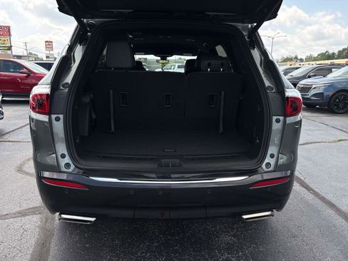 Used 2023 Buick Enclave Essence w/ Sound and Sites Package FWD image 5