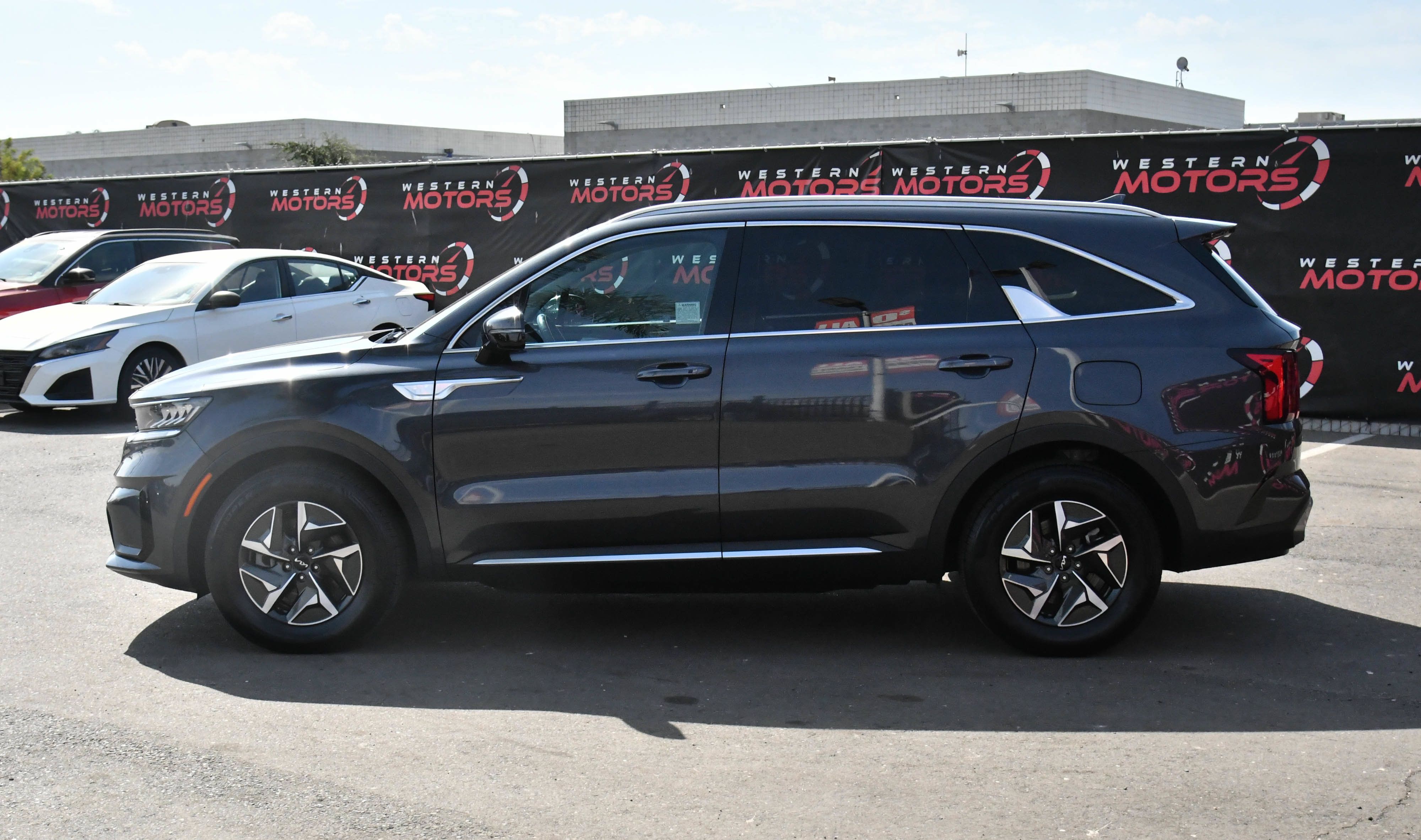 Used 2023 Kia Sorento EX FWD image 4