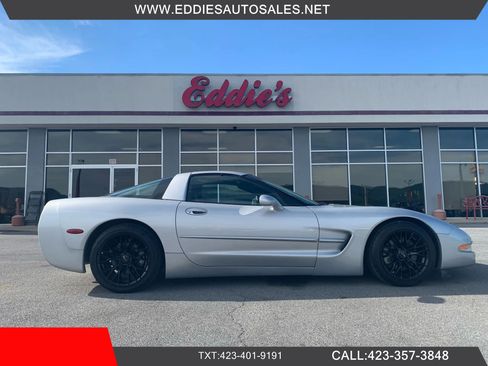 Used 1999 Chevrolet Corvette Coupe 2D w/ Roof Pkg image 1
