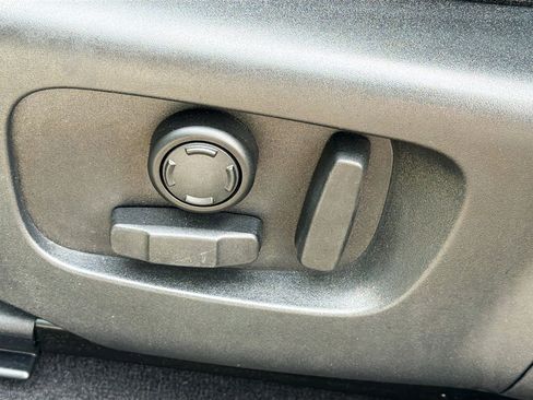 Used 2020 Land Rover Range Rover Evoque SE image 25