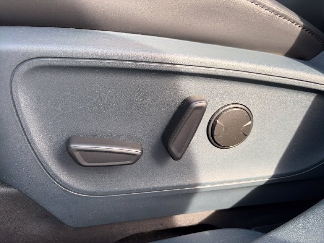 Used 2024 Ford Maverick Lariat w/ Black Appearance Package FWD image 15