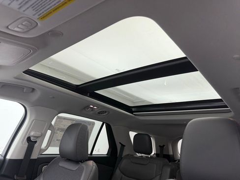 New 2025 Ford Explorer Active w/ Active Comfort Package image 5