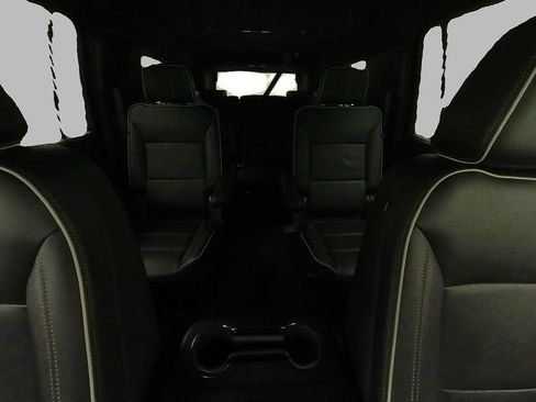 Used 2023 Chevrolet Suburban Premier AWD/4WD image 35