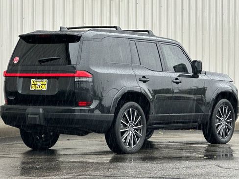 Used 2025 Lexus GX 550 w/ Cold Area Package image 4