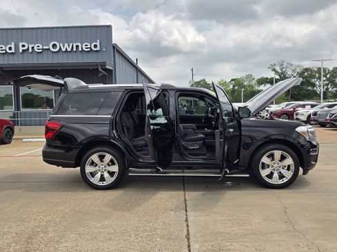 Used 2024 Ford Expedition Platinum RWD image 12