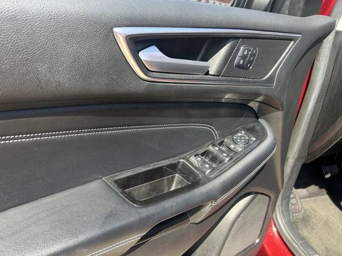 Used 2017 Ford Edge Titanium FWD image 12