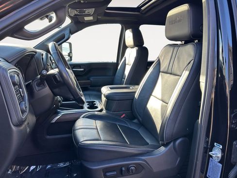 Used 2022 Chevrolet Silverado 3500 High Country w/ Technology Package image 15