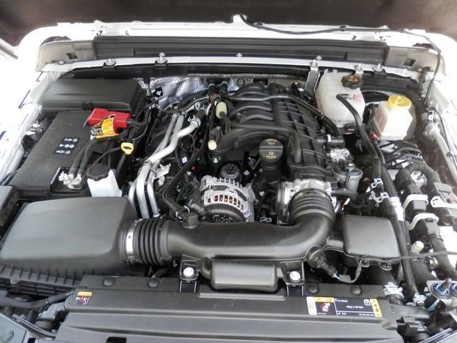 Used 2024 Jeep Gladiator Rubicon AWD/4WD image 38