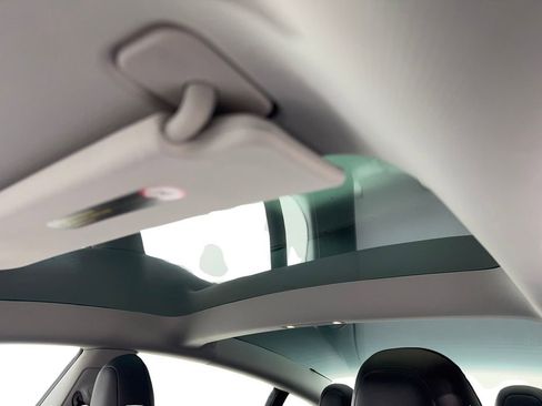 Used 2023 Tesla Model 3 Standard Range image 63