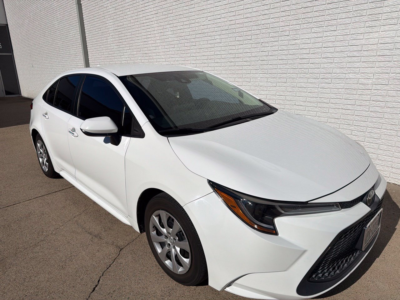 Used 2022 Toyota Corolla LE FWD image 1