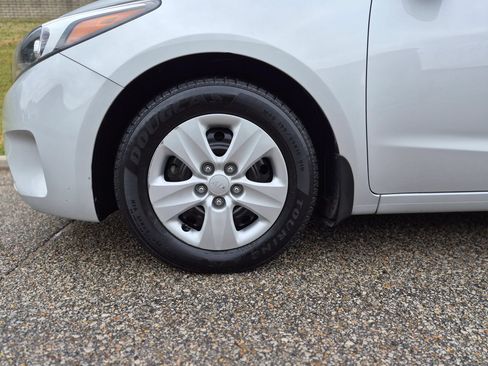 Used 2017 Kia Forte LX w/ LX Popular Package FWD image 28