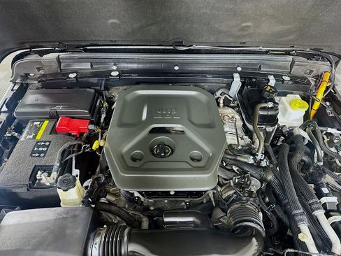 Used 2023 Jeep Wrangler Sahara w/ Cold Weather Group image 31