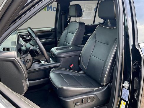Used 2021 Chevrolet Tahoe Premier w/ Premium Package AWD/4WD image 24