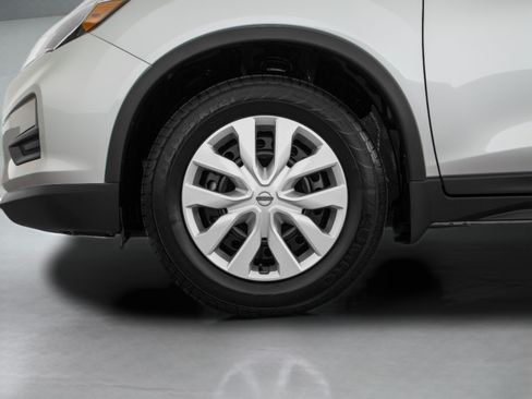 Used 2018 Nissan Rogue SV w/ Sun & Sound Touring Package FWD image 50
