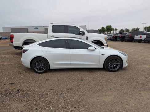 Used 2018 Tesla Model 3 RWD image 5