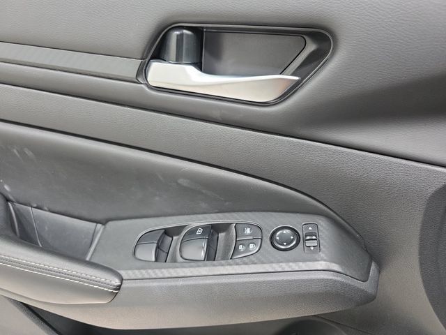 Used 2024 Nissan Altima 2.5 SV w/ SV Premium Package FWD image 28