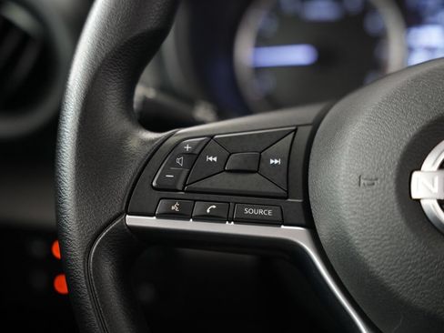 Used 2022 Nissan Kicks S FWD image 12