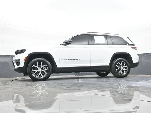 Used 2024 Jeep Grand Cherokee Limited w/ Trailer Tow Package AWD/4WD image 58