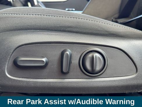 Used 2019 Chevrolet Blazer LT FWD image 19