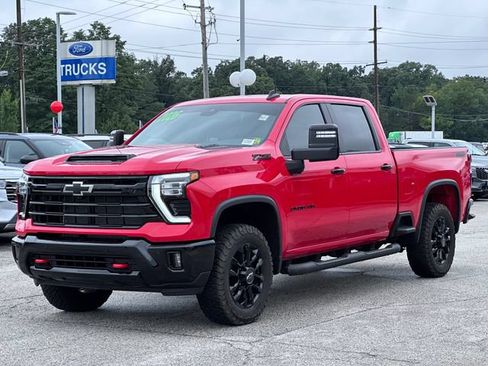 Used 2026 Chevrolet Silverado 2500 LT w/ Trail Boss Package AWD/4WD image 3