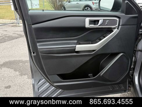 Used 2022 Ford Explorer XLT image 12