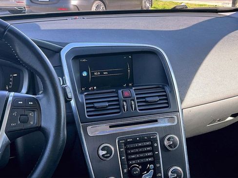 Used 2016 Volvo XC60 T5 Premier w/ Protection Package image 9