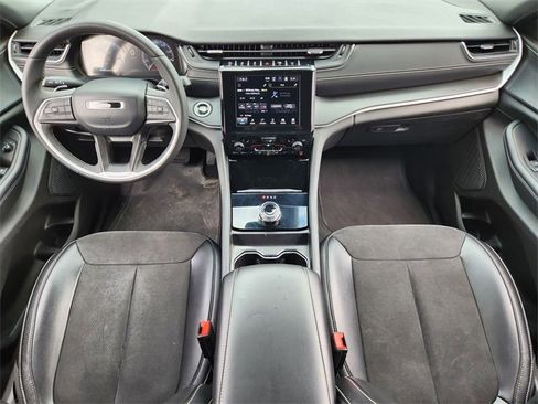 Used 2024 Jeep Grand Cherokee L Laredo image 23