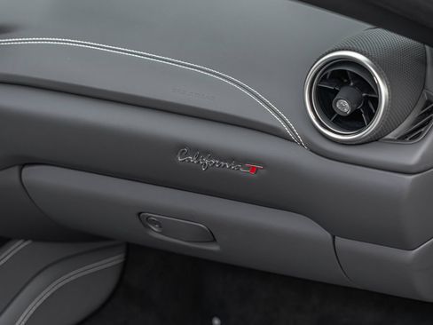 Certified 2016 Ferrari California T RWD image 40