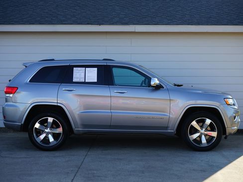 Used 2015 Jeep Grand Cherokee Overland w/ Advanced Technology Group image 2