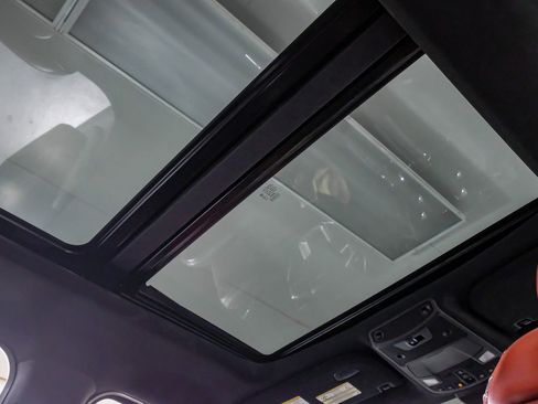 Used 2018 Ford F150 Platinum w/ Equipment Group 701A Luxury image 22