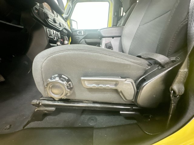 Used 2023 Jeep Wrangler Unlimited Sport AWD/4WD image 22