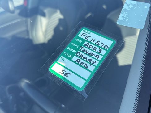 Used 2023 Toyota Camry SE image 31